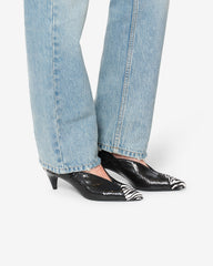 Ilou Pumps