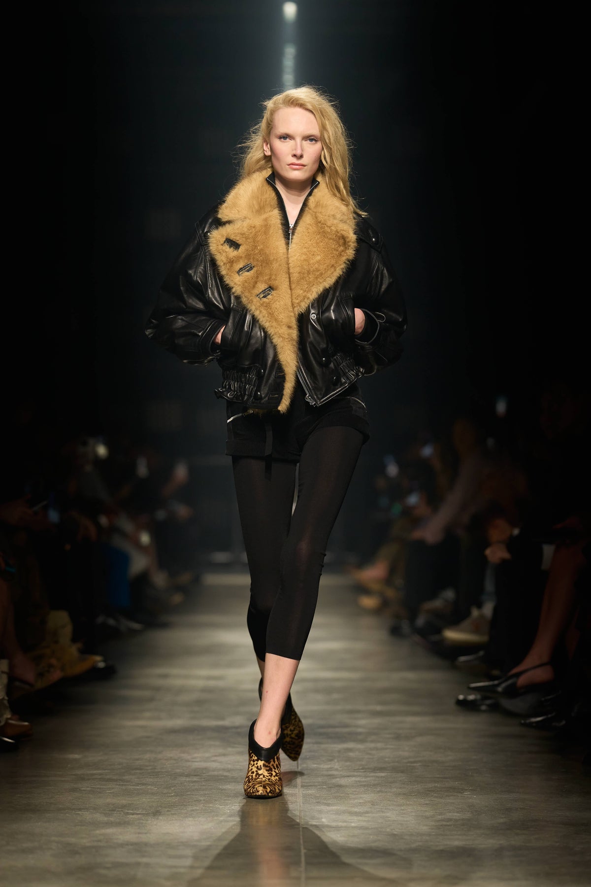 Look 62 [W26]