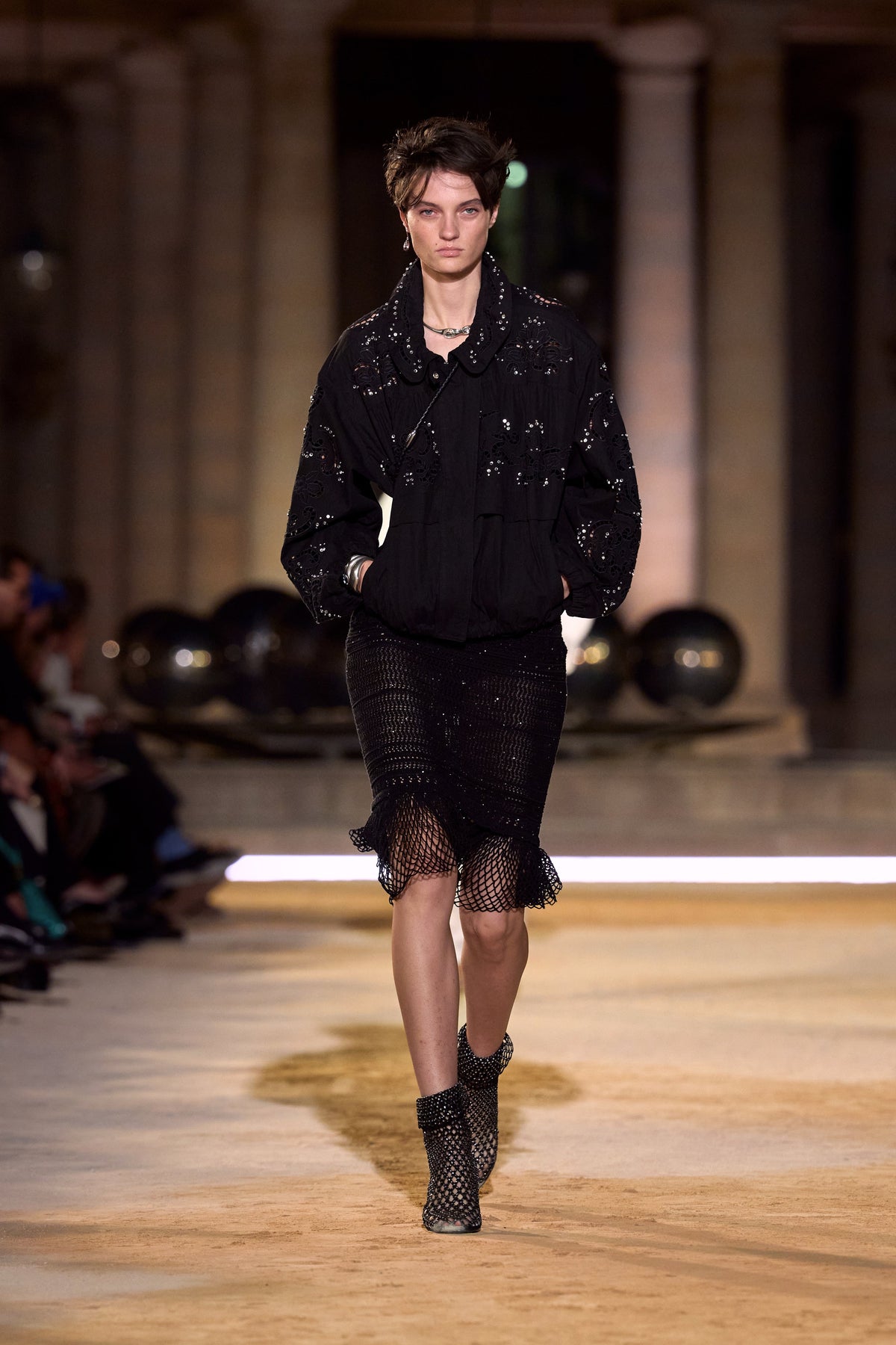 Look 11 [S27]
