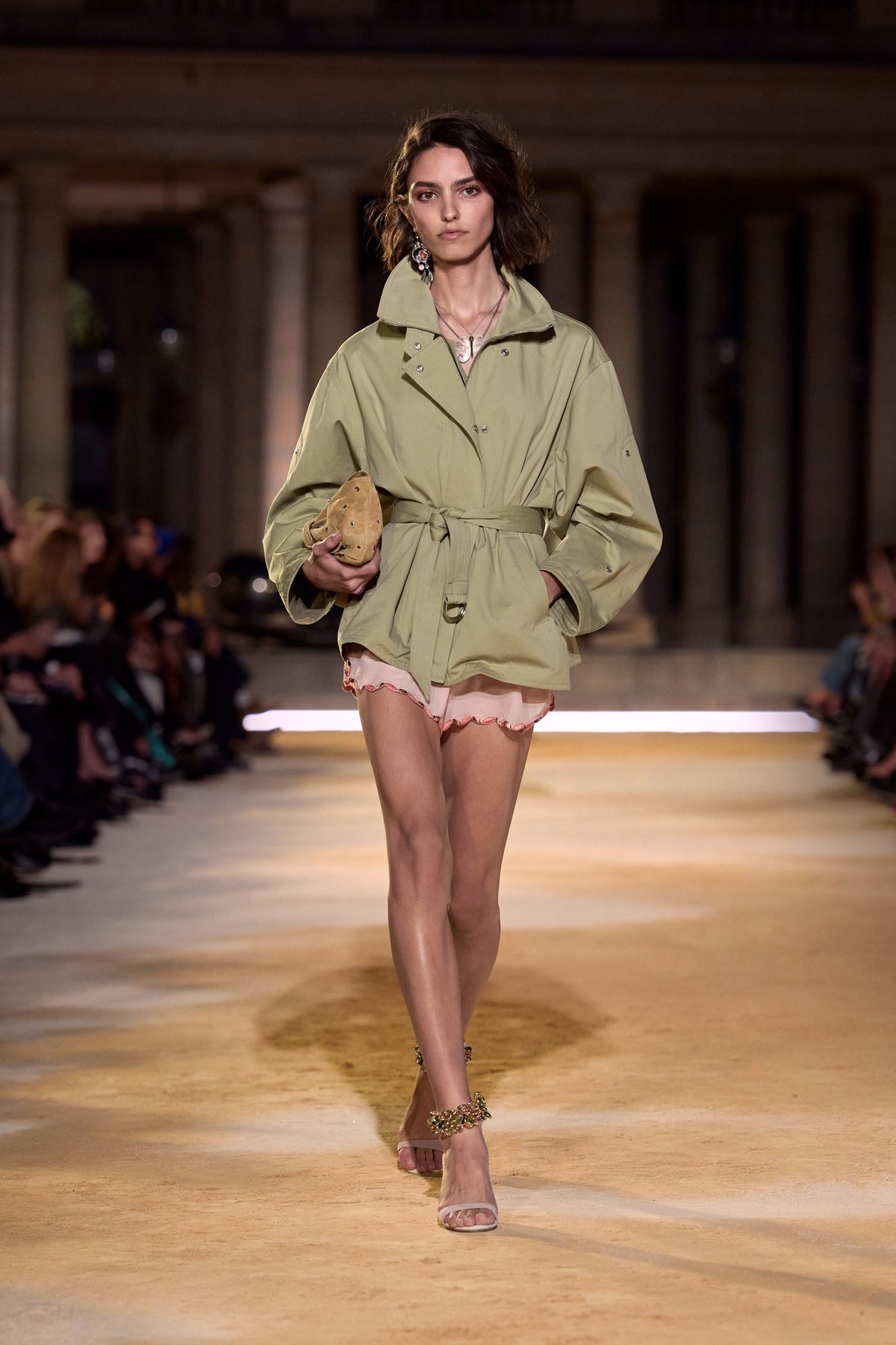 Look 17 [S27]