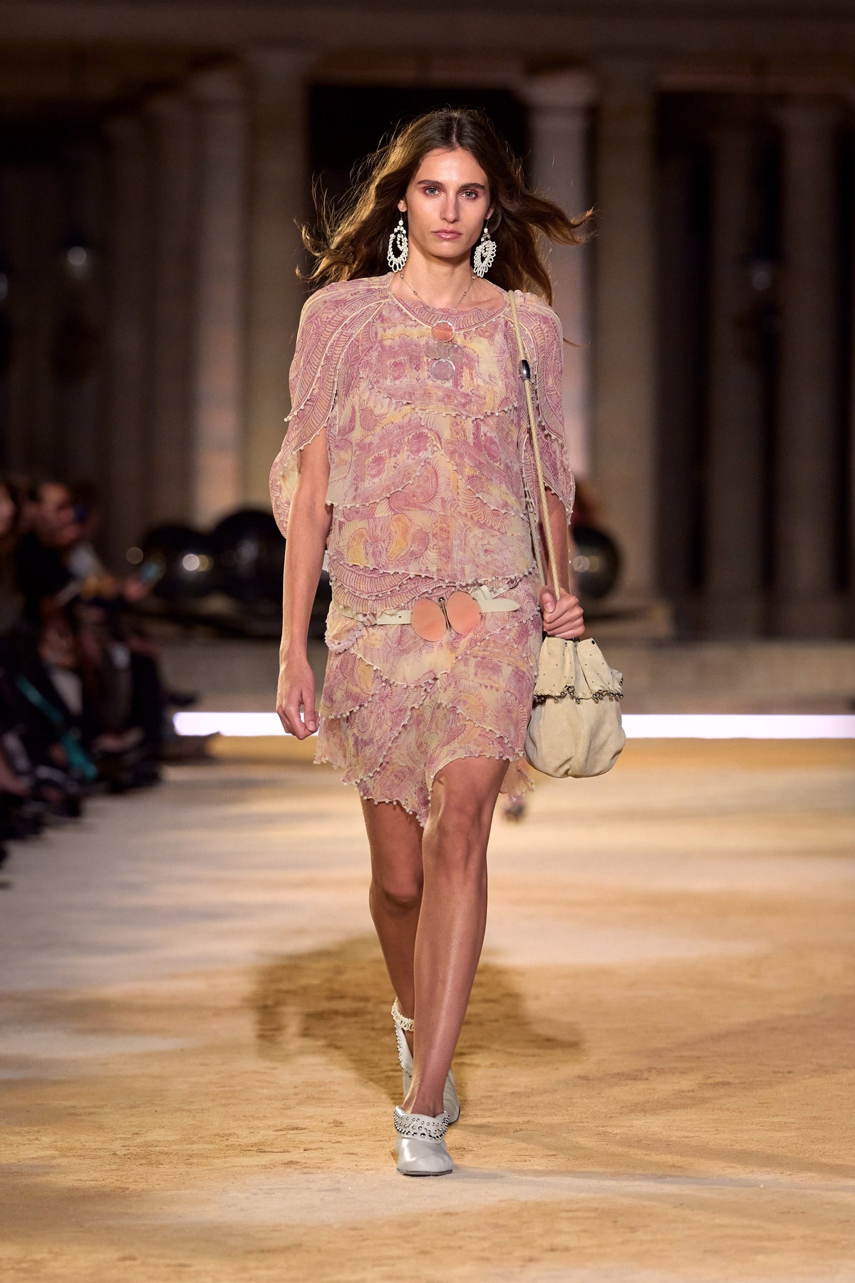 Look 18 [S27]