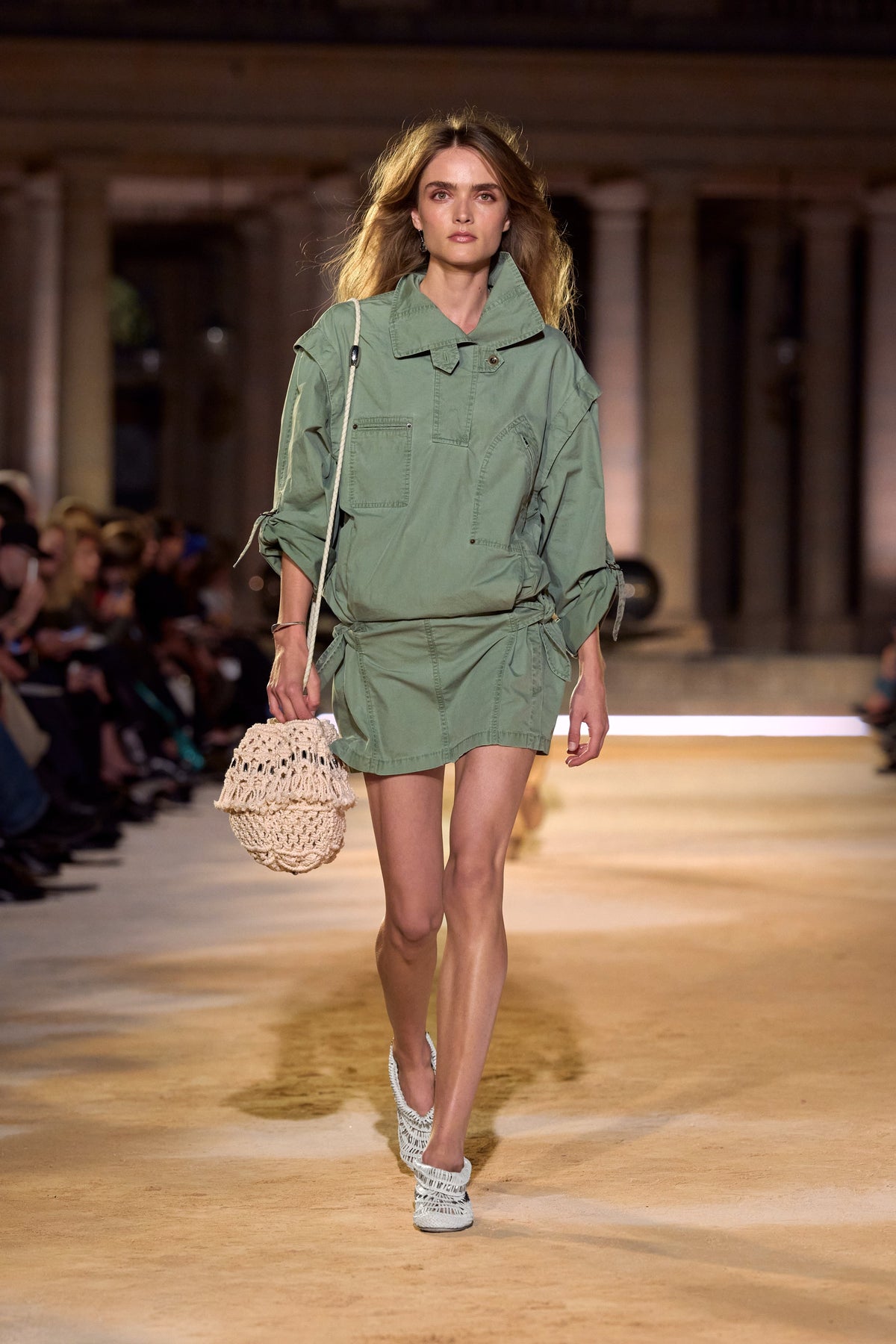 Look 15 [S27]