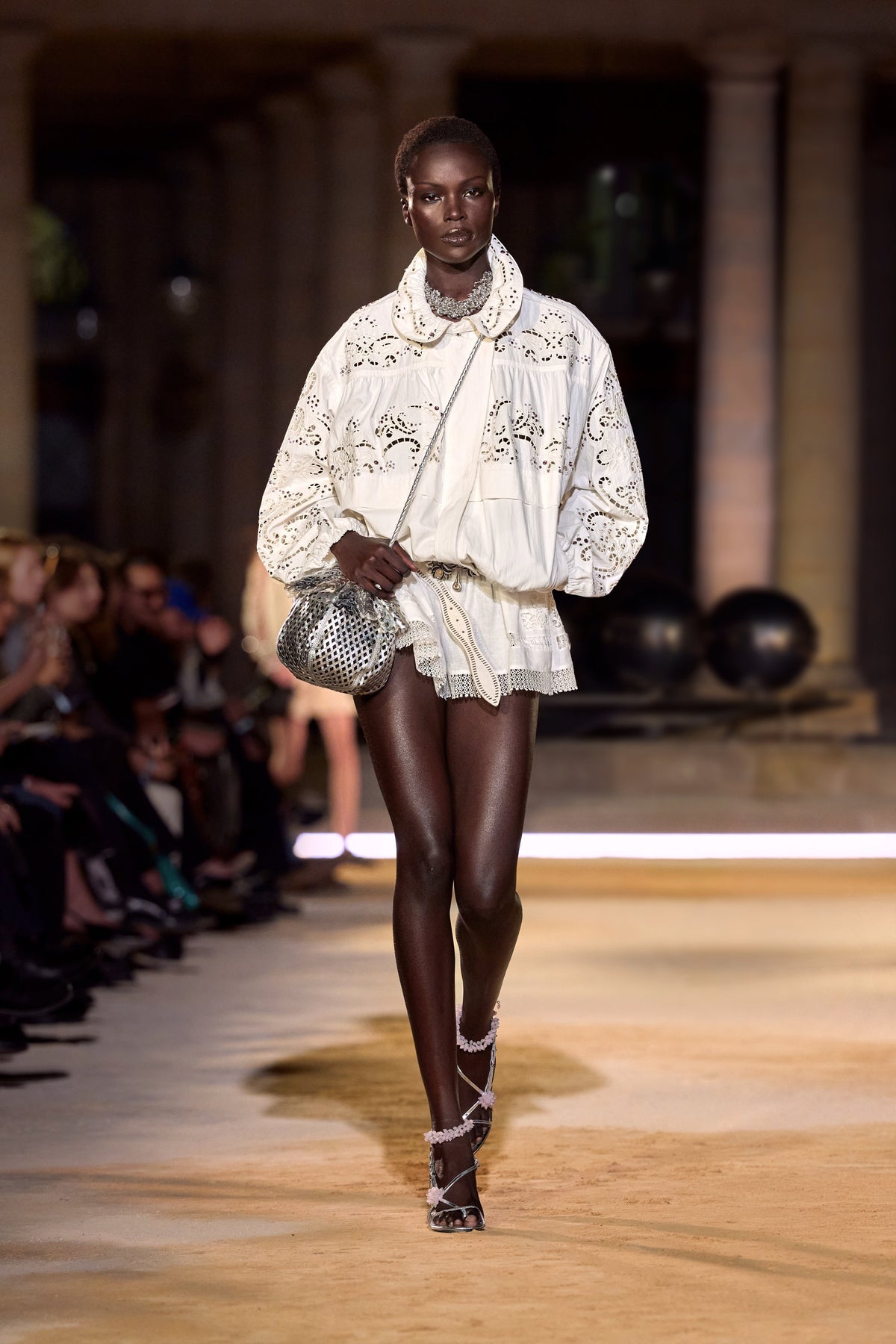 Look 21 [S27]