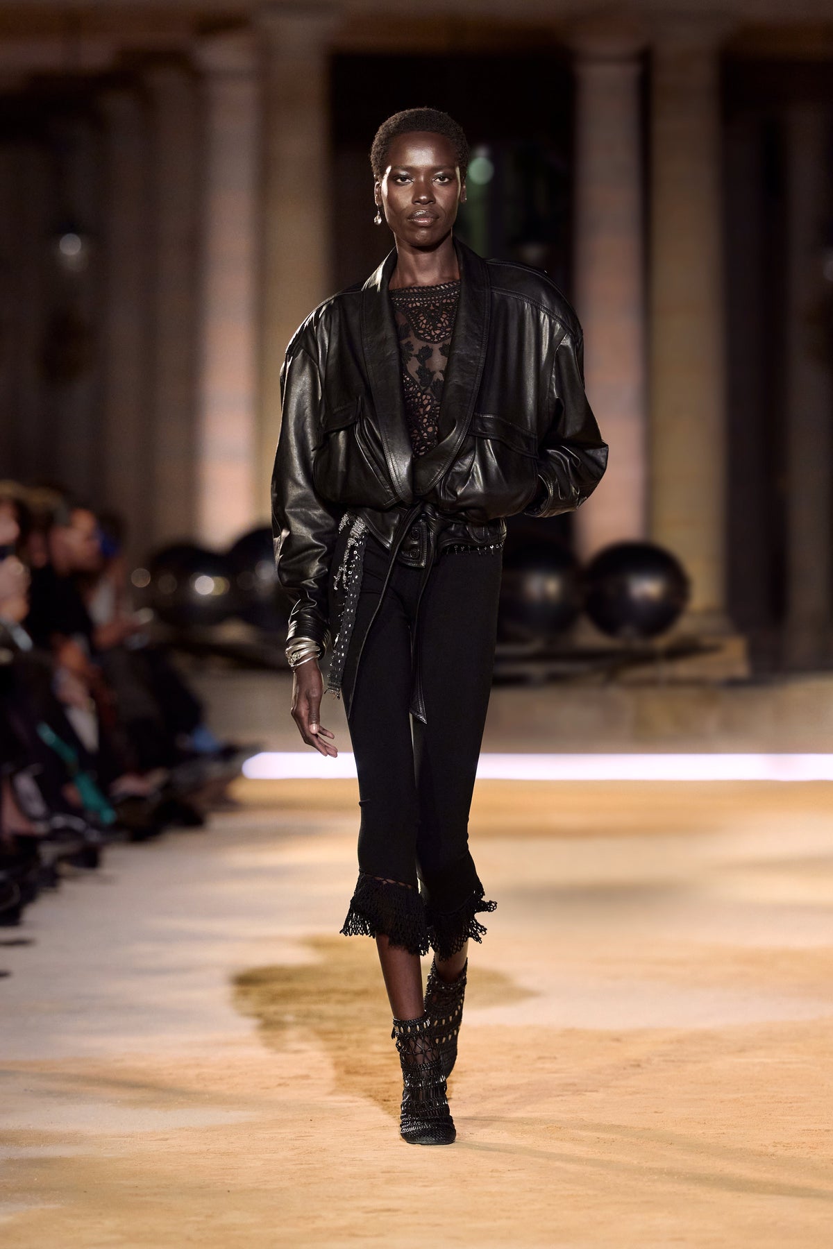 Look 3 [S27]